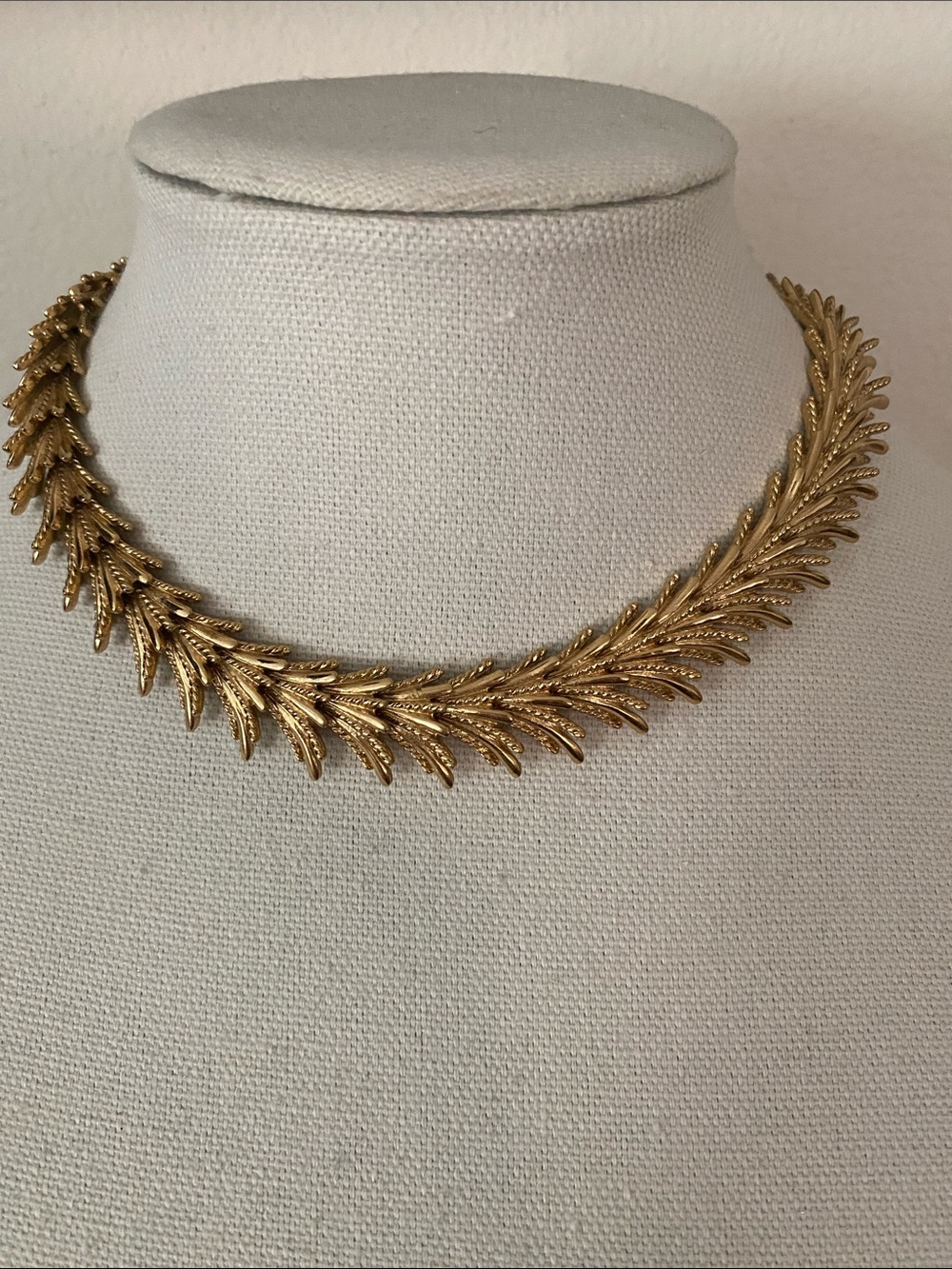 Monet Vintage Gold Leaf Motif Choker Necklace